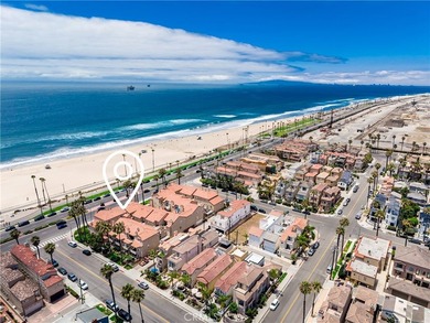 Welcome to coastal living at its finest. Perfectly positioned - photo 1