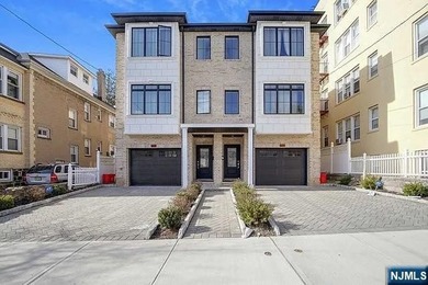 Hudson River Home For Sale in Cliffside Park New Jersey