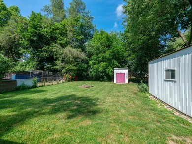 Adorable two bedroom, ranch style home, has hardwood floors - photo 3