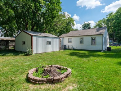 Adorable two bedroom, ranch style home, has hardwood floors - photo 4