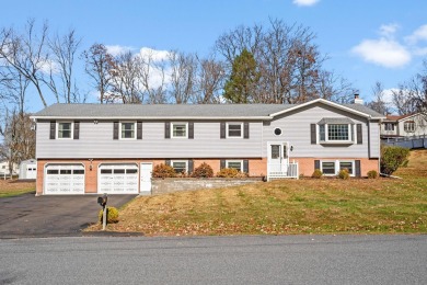 Lake Home Sale Pending in Newburgh, New York