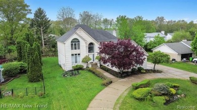 Lake Home For Sale in West Bloomfield, Michigan