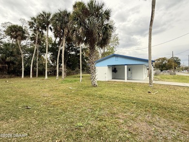 Freshly painted block home on an oversized lot offering comfort - photo 11
