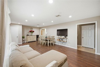 Spacious and versatile, this beautiful 4 bedroom, 3 bathroom - photo 11