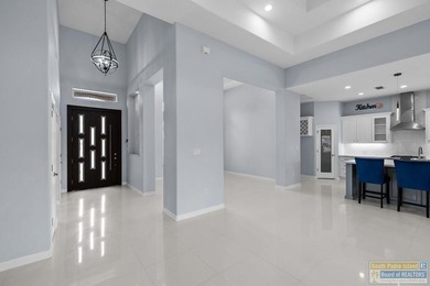 Beautiful and spacious home in Laguna Vista featuring a modern - photo 13