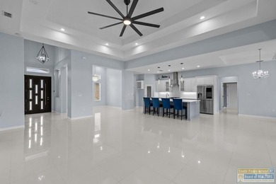 Beautiful and spacious home in Laguna Vista featuring a modern - photo 16
