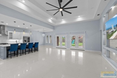 Beautiful and spacious home in Laguna Vista featuring a modern - photo 17