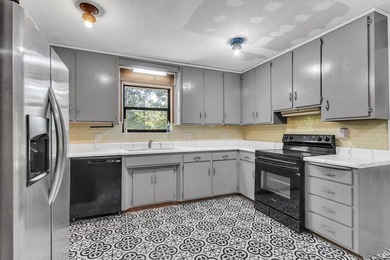 Discover a truly one-of-a-kind property designed for comfort - photo 23