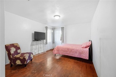 Spacious and versatile, this beautiful 4 bedroom, 3 bathroom - photo 24