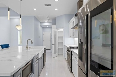 Beautiful and spacious home in Laguna Vista featuring a modern - photo 26