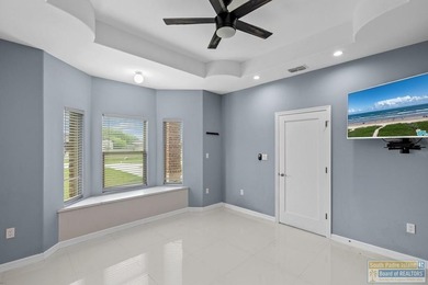 Beautiful and spacious home in Laguna Vista featuring a modern - photo 28