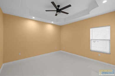 Beautiful and spacious home in Laguna Vista featuring a modern - photo 31
