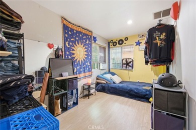 Spacious and versatile, this beautiful 4 bedroom, 3 bathroom - photo 33