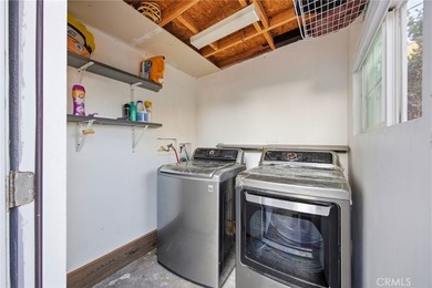 Spacious and versatile, this beautiful 4 bedroom, 3 bathroom - photo 44