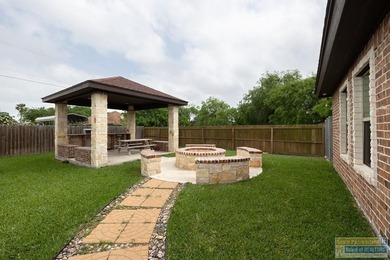 Beautiful and spacious home in Laguna Vista featuring a modern - photo 56