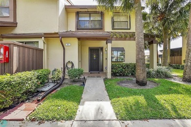 Lake Townhome/Townhouse For Sale in Coconut Creek, Florida