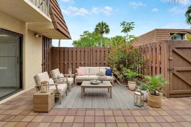 Welcome to Jupiter Plantation, one of Jupiter's most desirable - photo 6