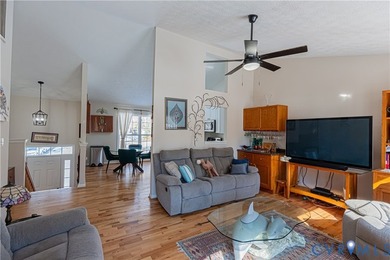 Very Nice Well Maintained Split Foyer on Full 1 Acre Corner - photo 13