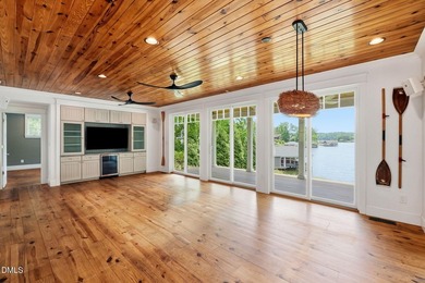 The dream lake house you have been waiting for that checks all - photo 17