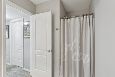Beautifully maintained 4 bed, 3 bath home built in 2017, located - photo 20