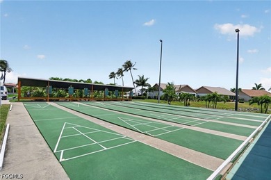 Enjoy coastal living in this well-maintained third-floor - photo 31