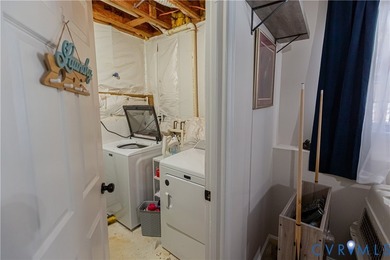 Very Nice Well Maintained Split Foyer on Full 1 Acre Corner - photo 35