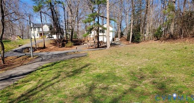 Very Nice Well Maintained Split Foyer on Full 1 Acre Corner - photo 40