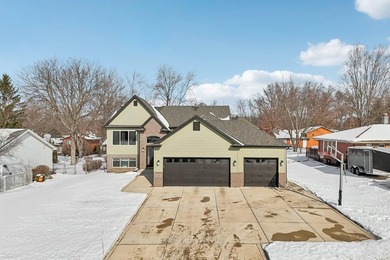 Beautifully maintained 4 bed, 3 bath home built in 2017, located - photo 40