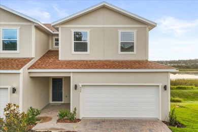Lake Townhome/Townhouse For Sale in Clermont, Florida