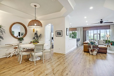 Waterfront Townhouse on the Jupiter Harbour Marina. Elegant and - photo 8