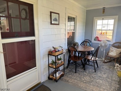 Great Cottage-Style home on large, beautiful, property. Perfect - photo 11