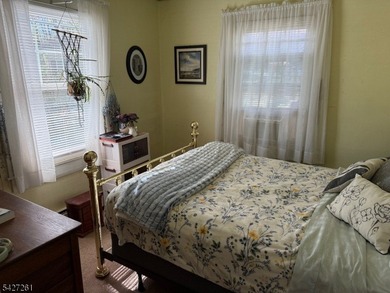 Great Cottage-Style home on large, beautiful, property. Perfect - photo 22