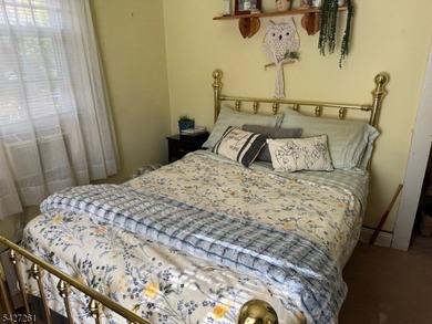 Great Cottage-Style home on large, beautiful, property. Perfect - photo 23