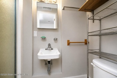 Welcome to 322 Liberty Avenue! This large and beautifully - photo 27