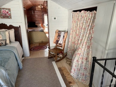 Great Cottage-Style home on large, beautiful, property. Perfect - photo 29