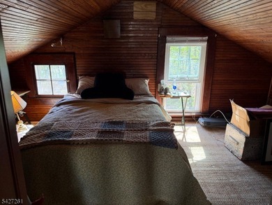 Great Cottage-Style home on large, beautiful, property. Perfect - photo 30