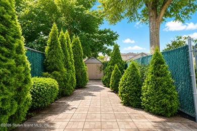 Welcome to 322 Liberty Avenue! This large and beautifully - photo 30