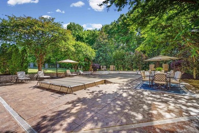 A Southern estate tucked behind the gates of an exclusive Eads - photo 33