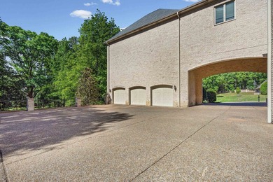 A Southern estate tucked behind the gates of an exclusive Eads - photo 36