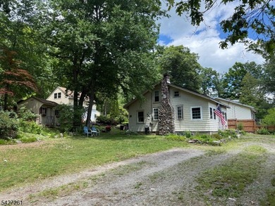 Great Cottage-Style home on large, beautiful, property. Perfect - photo 41