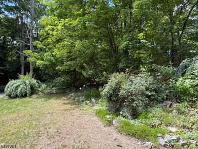 Great Cottage-Style home on large, beautiful, property. Perfect - photo 45