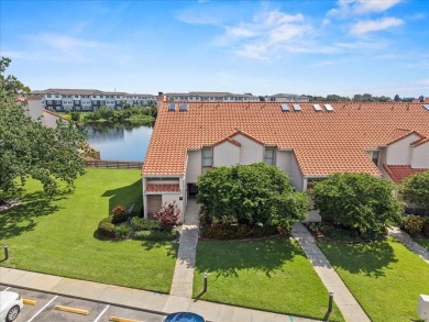 Lake Condo For Sale in Winter Haven, Florida