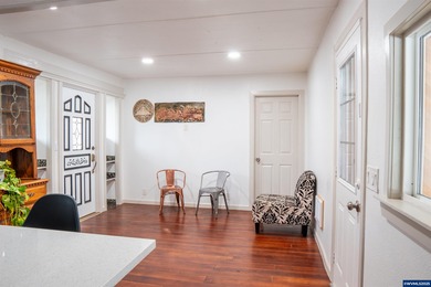 Welcome to Portland! This beautifully updated manufactured home