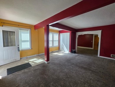 Welcome to 945 Geranium Ave E in Saint Paul! This charming 2 bed - photo 3