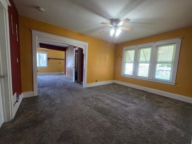 Welcome to 945 Geranium Ave E in Saint Paul! This charming 2 bed - photo 4
