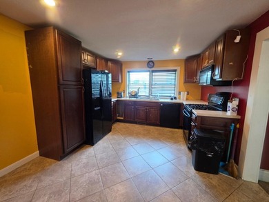 Welcome to 945 Geranium Ave E in Saint Paul! This charming 2 bed - photo 6