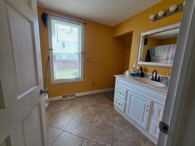 Welcome to 945 Geranium Ave E in Saint Paul! This charming 2 bed - photo 7