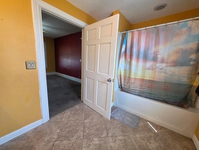 Welcome to 945 Geranium Ave E in Saint Paul! This charming 2 bed - photo 8