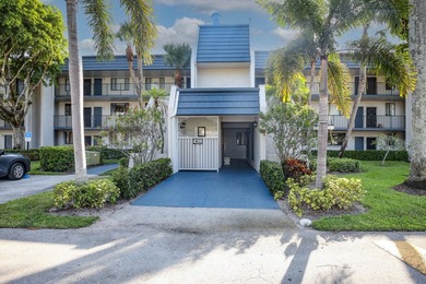 Beautifully renovated 2-bedroom, 2-bathroom first-floor condo in - photo 20