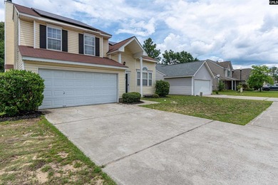 Welcome to 909 Murchison Drive! This spacious 3-bedroom, 2 - photo 3